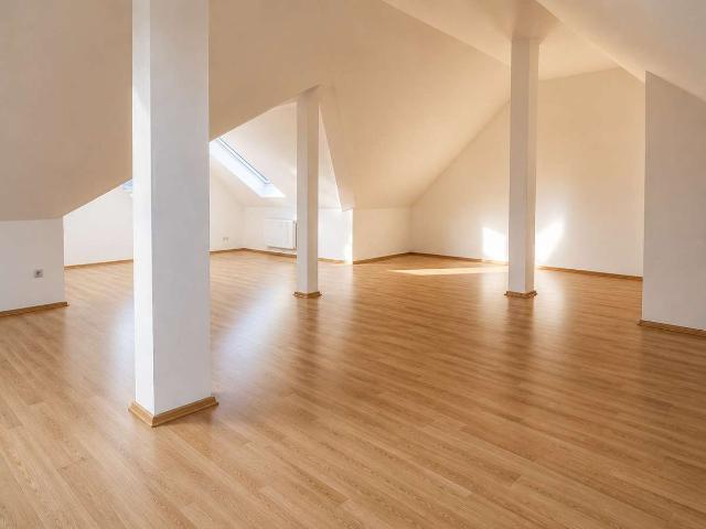Moderne 3 Raum Maisonette Wohnung mit Balkon auf dem Kaßberg *vermietet