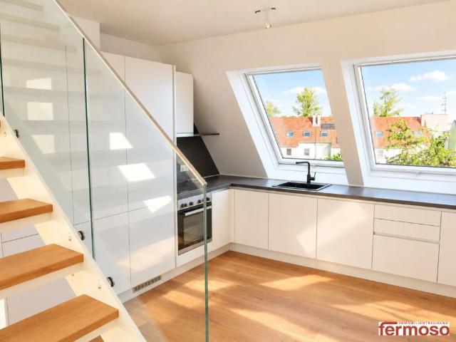 Moderne 3 Zi Dachgeschosswohnung mit Rundumblick Terrasse, Klimaanlage & Tiefgarage in Leopoldsdorf!