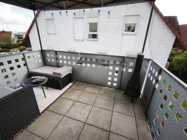 moderne 3 Zi. DG 2. OG Wohnung mit Balkon und KFZ Stellplatz