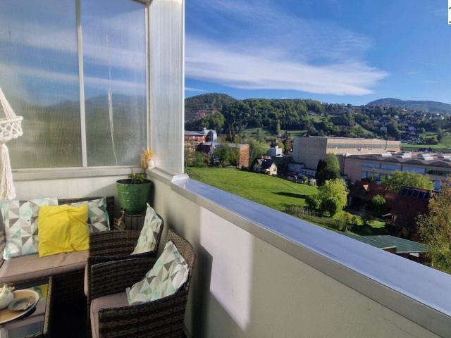 Zentrum, Moderne 3 Zi. mit Balkon & Wintergarten