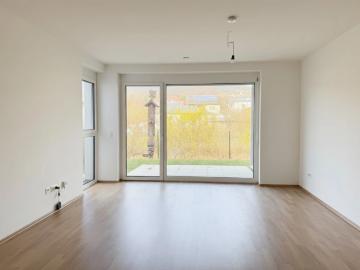 Moderne 3 Zi Wohnung mit Garten