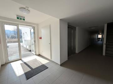 Moderne 3 Zi Wohnung mit Garten
