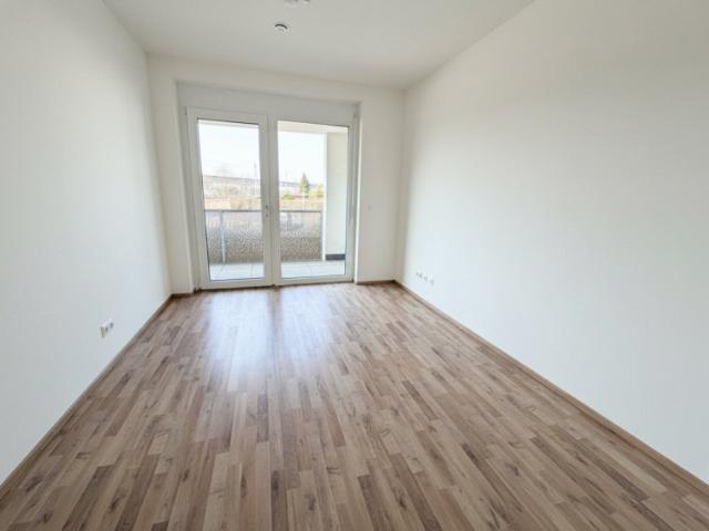 Moderne 3 Zi Wohnung mit Garten