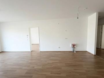 Moderne 3 Zi Wohnung mit Garten