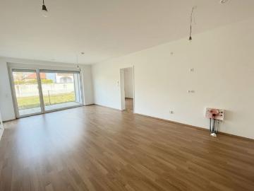 Moderne 3 Zi Wohnung mit Garten