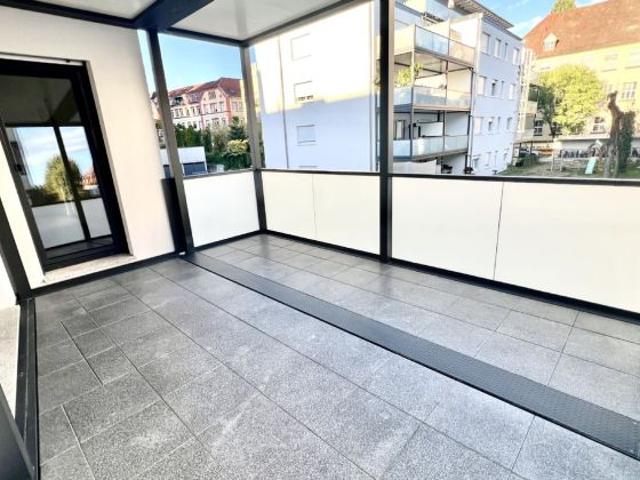 Moderne 3 Zimmer NB Wohnung mit EBK, großem Balkon und TG