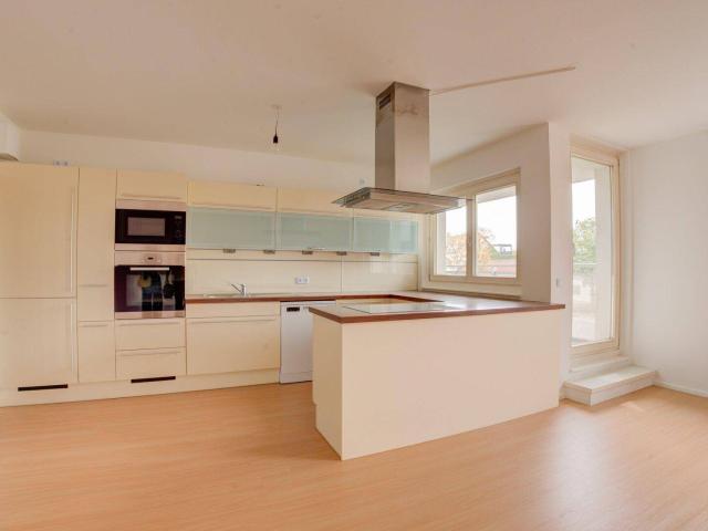 Moderne 3 Zimmer Neubau Wohnung in Eßling mit Loggia