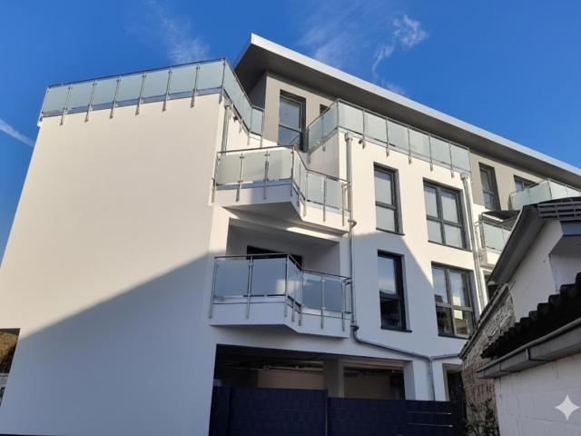 Moderne 3 Zimmer Neubauwohnung in ruhiger Lage mit Aufzug und Tiefgarage