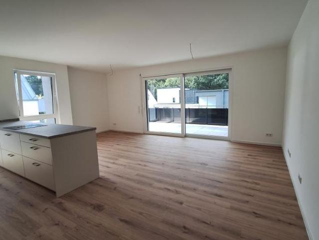 Moderne 3 Zimmer Neubauwohnung mit Balkon im 2. Obergeschoss