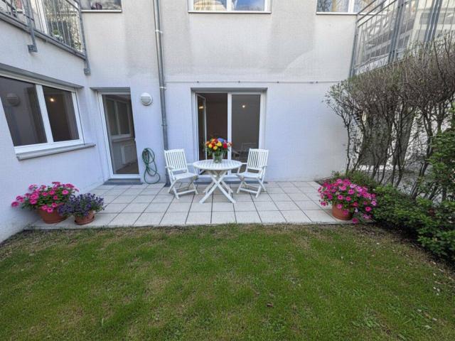 Großzügige 3 Zimmer Neubauwohnung mit Eigengarten in ruhiger Innenhoflage