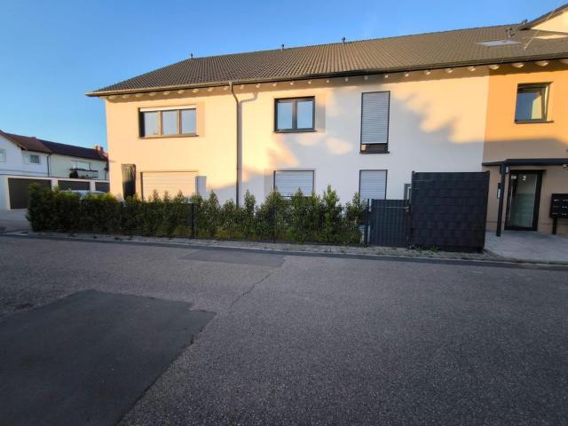 Moderne 3 Zimmer Neubauwohnung mit Garten