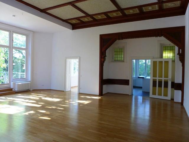 moderne 3 Zimmer Altbauwohnung im Erdges.