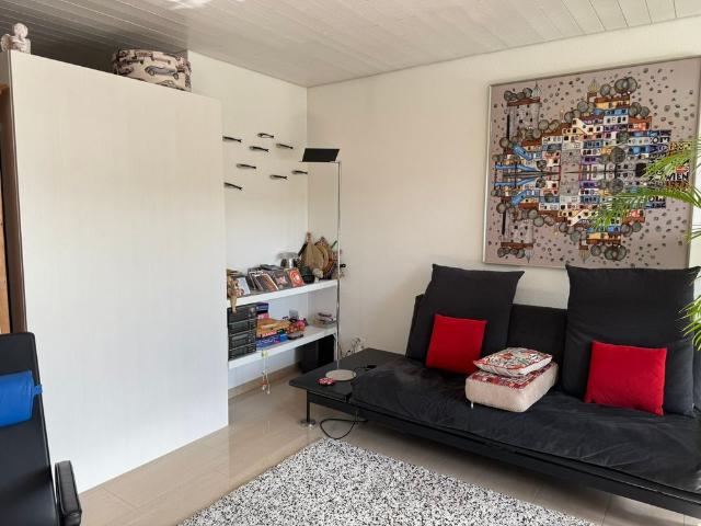 Moderne 3 Zimmer Dachwohnung mit Balkon in Wettingen