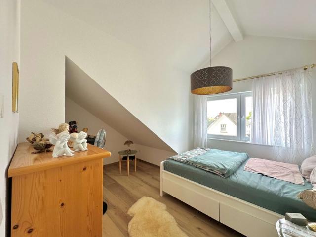 Moderne 3 Zimmer Dachgeschosswohnung in Gießen Lützellinden