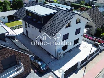 Moderne 3 Zimmer Dachgeschosswohnung mit Balkon und vielseitiger Nutzfläche