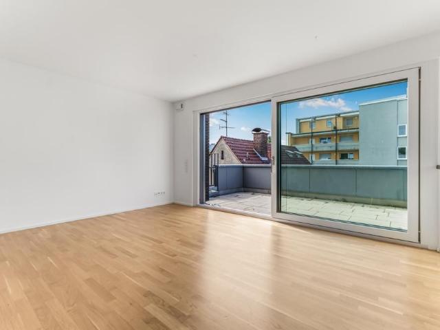 Moderne 3 Zimmer Dachgeschosswohnung mit Balkon in zentrumsnaher Lage von Friedrichshafen