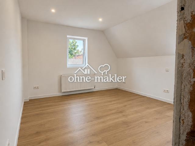 Moderne 3 Zimmer Dachgeschosswohnung mit hochwertiger Ausstattung in Top Lage von Heroldsberg