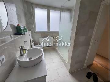 Moderne 3 Zimmer Eigentumswohnung + Stellplatz in zentraler Lage