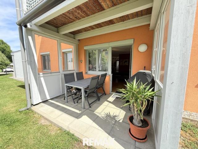 Moderne 3 Zimmer Erdgeschosswohnung in Wildenau mit Loggia, Garage & Glasfaser