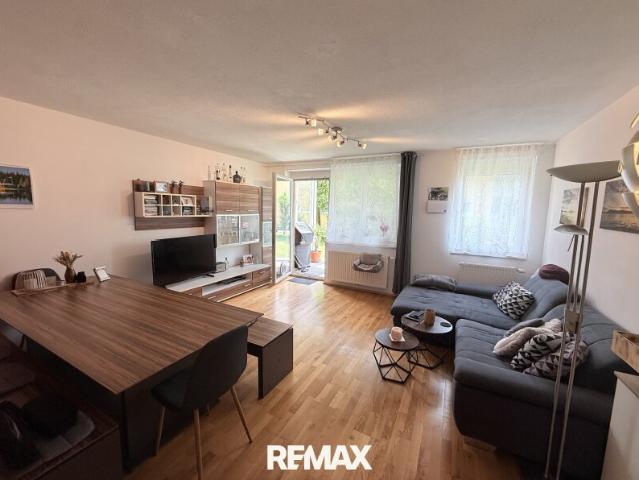 Moderne 3 Zimmer Erdgeschosswohnung in Wildenau mit Loggia, Garage & Glasfaser