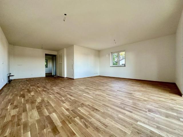 Moderne 3 Zimmer Erdgeschosswohnung mit großem Garten und komplett Barrierefrei!