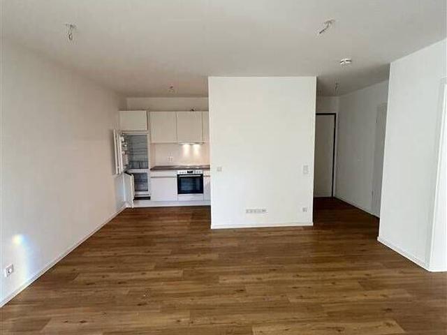 Moderne 3 Zimmer Erdgeschosswohnung mit Einbauküche, verglaste Loggia und Keller inklusive!