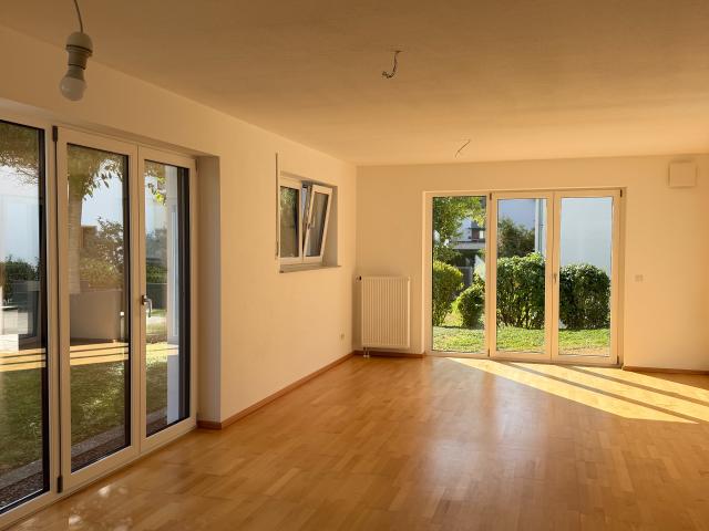 Moderne 3 Zimmer Erdgeschosswohnung mit sonniger Terrasse und Tiefgaragenstellplatz in der Oststadt