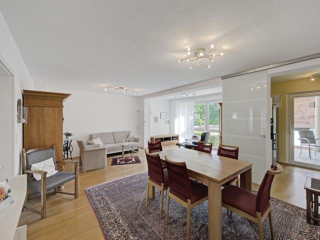Moderne 3 Zimmer Komfortwohnung mit EBK, Aufzug & Südloggia am idyllischen Clemensplatz in KR Fischeln