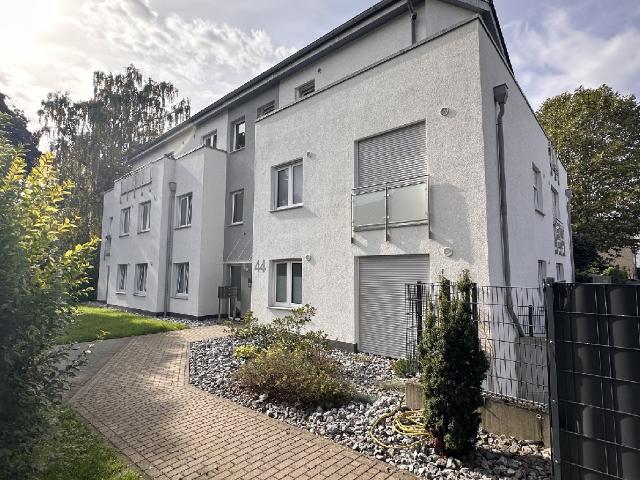 Moderne 3 Zimmer Penthousewohnung mit Dachterrasse, Aufzug und Tiefgarage in der Stadtheide