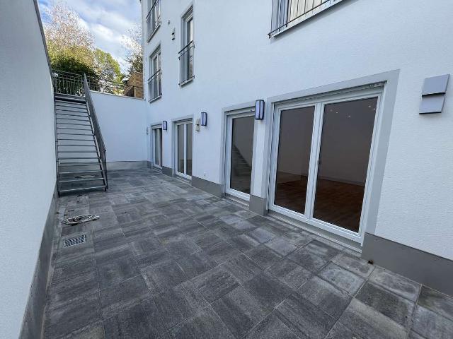 Moderne 3 Zimmer Souterrain Wohnung mit Terrasse, provisionsfrei
