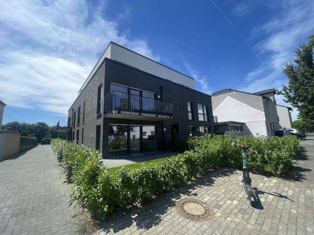 Moderne 3 Zimmer Whg im 1. OG mit Einbauküche, Stellplatz
