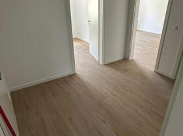 Moderne 3 Zimmer Wohnung | kernsaniert | Balkon & EBK | Neustadt