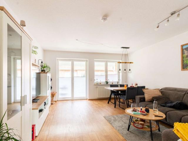 Moderne 3 Zimmer Wohnung im 1. Obergeschoss mit Balkon & Stellplatz in attraktiver Lage, Obj.10378