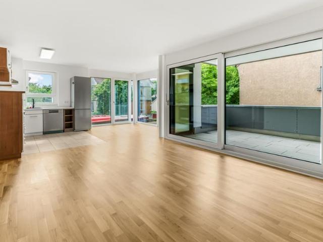 Moderne 3 Zimmer Wohnung im 1. OG mit Balkon in zentrumsnaher Lage von Friedrichshafen