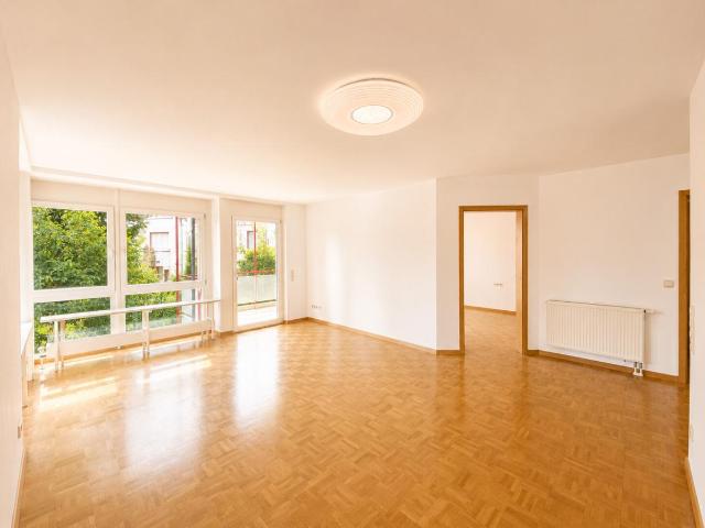 Moderne 3 Zimmer Wohnung mit Balkon und Einbauküche in Reutlingen