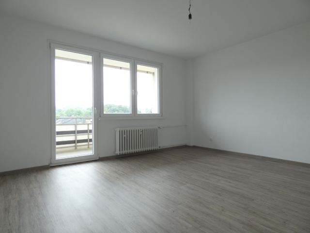Moderne 3 Zimmer Wohnung mit Balkon und Fernblick! Nähe RRZ