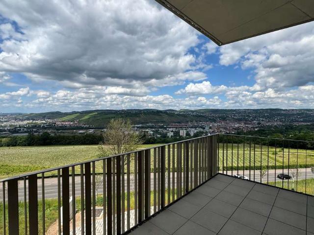 Moderne 3 Zimmer Wohnung mit Balkon und Neckartalblick