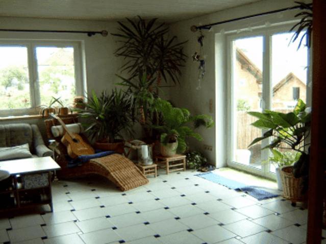 Moderne 3 Zimmer Wohnung mit Balkon und Stellplatz