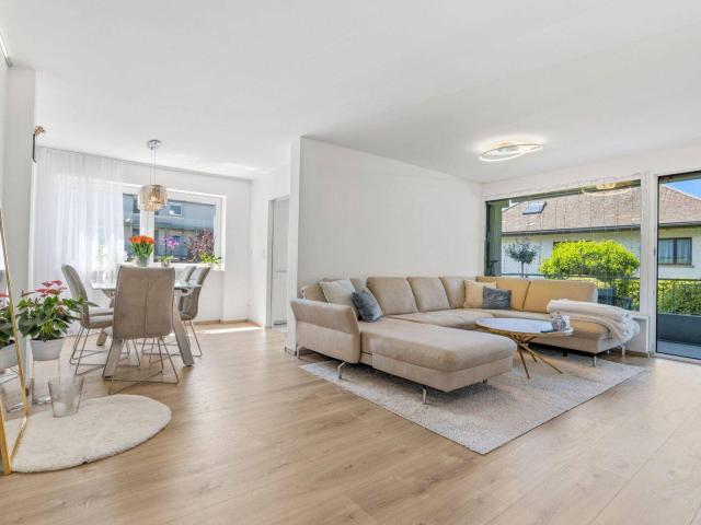 Moderne 3 Zimmer Wohnung mit Balkon & Garage!