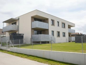 Moderne 3 Zimmer Wohnung mit Balkon in zentraler Lage von