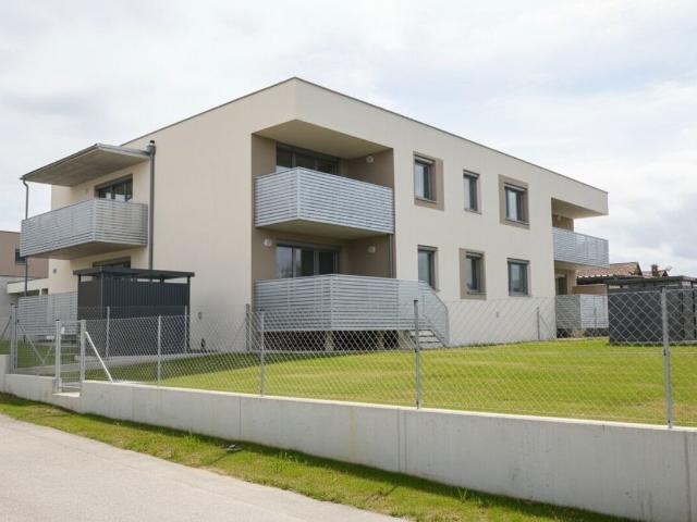 Moderne 3 Zimmer Wohnung mit Balkon in zentraler Lage von