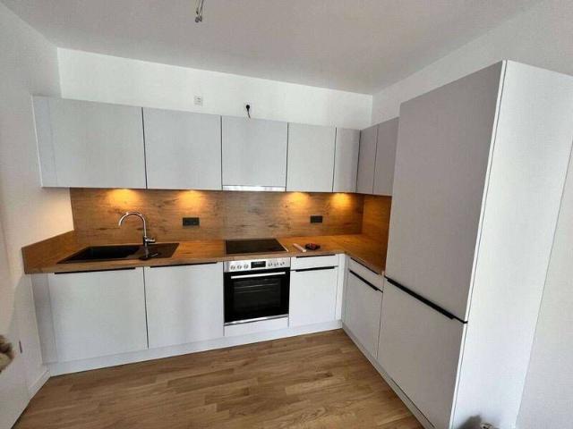 Moderne 3 Zimmer Wohnung mit Balkon in beliebter Lage, Berlin Friedrichshain! Frei ab 01.07.2026
