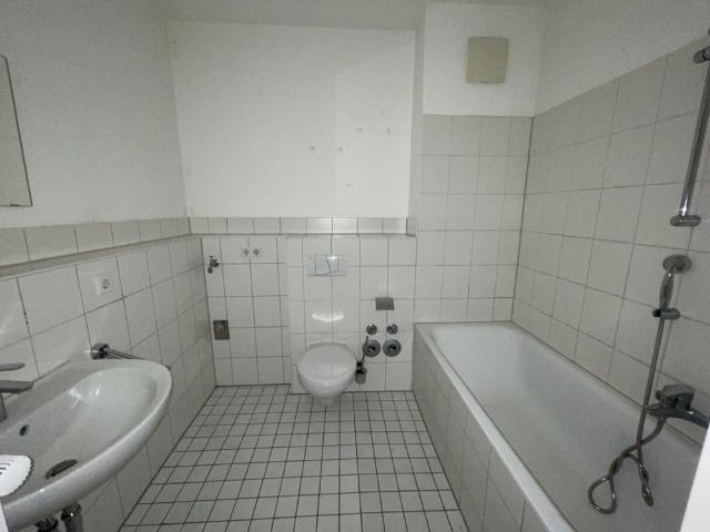 Moderne 3 Zimmer Wohnung mit Balkon & Stellplatz