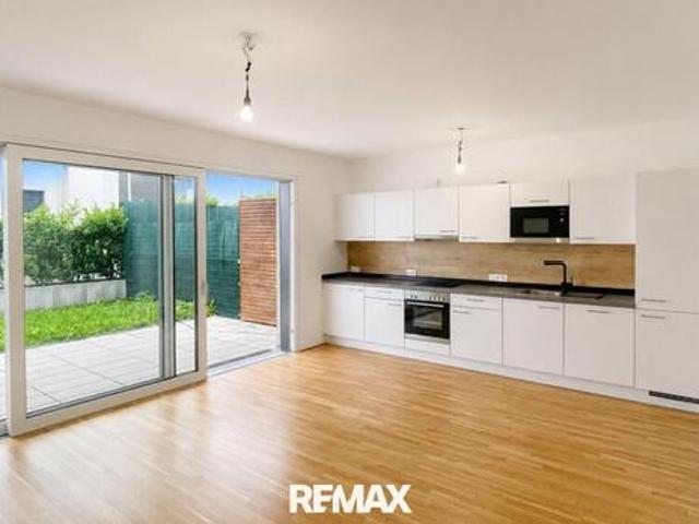 Moderne 3 Zimmer Wohnung mit eigenem Garten & Terrasse