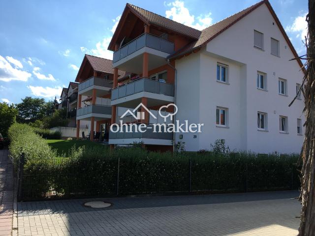 Moderne 3 Zimmer Wohnung mit gehobener Ausstattung, Balkon und zwei Carports
