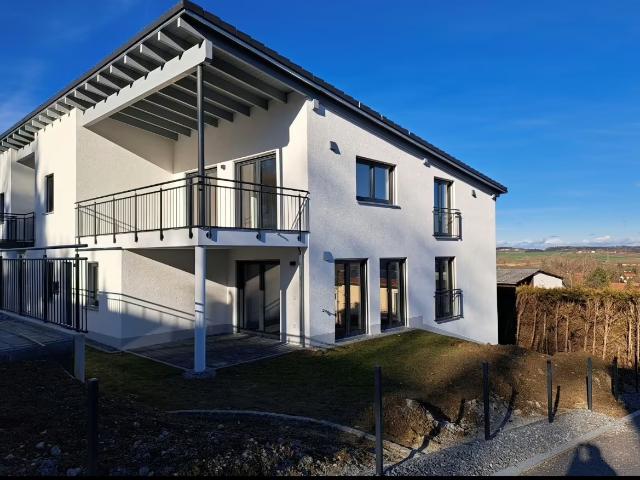 Moderne 3 Zimmer Wohnung mit großem Balkon in ruhiger Lage!