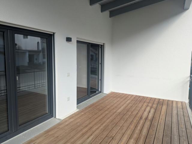 Moderne 3 Zimmer Wohnung mit großem Balkon in ruhiger Lage!