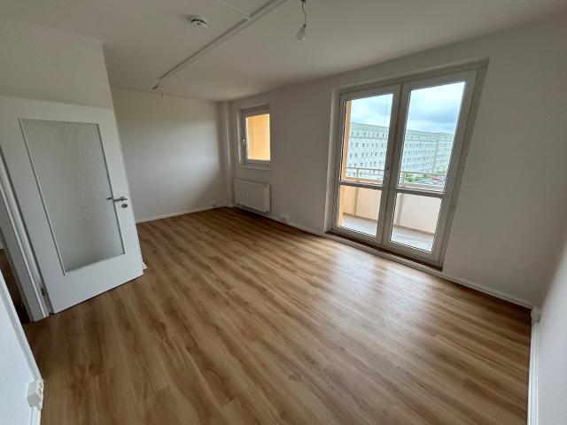 Moderne 3 Zimmer Wohnung mit großem Balkon in ruhiger Lage!