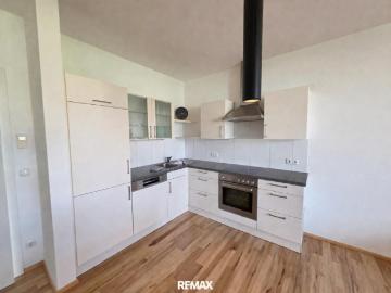 Moderne 3 Zimmer Wohnung mit Loggia in zentraler Lage