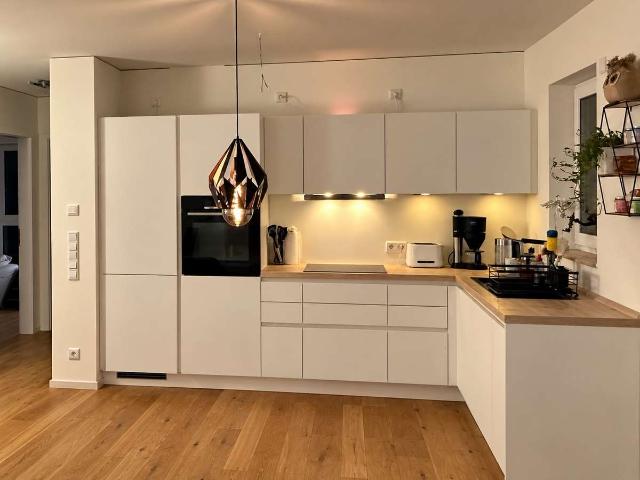 Moderne 3 Zimmer Wohnung mit Süd Balkon und hochwertiger Einbauküche